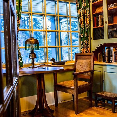 The Craftsman House Bed and Breakfast Bragg Creek Eksteriør billede