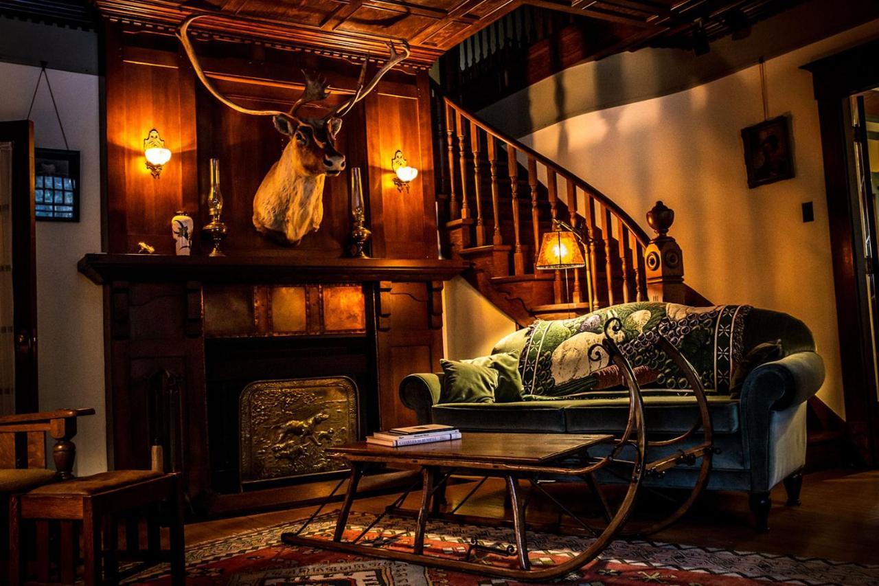 The Craftsman House Bed and Breakfast Bragg Creek Eksteriør billede