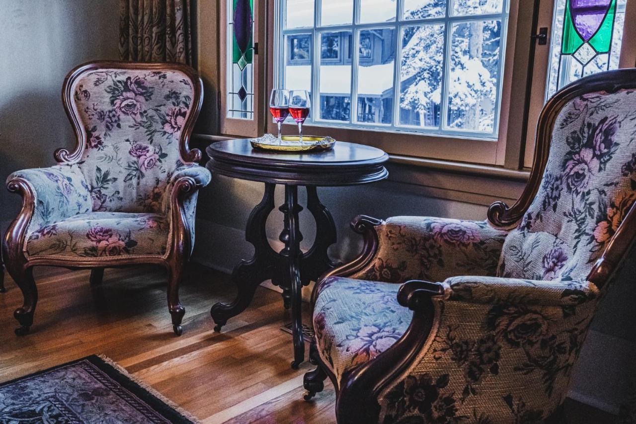 The Craftsman House Bed and Breakfast Bragg Creek Eksteriør billede